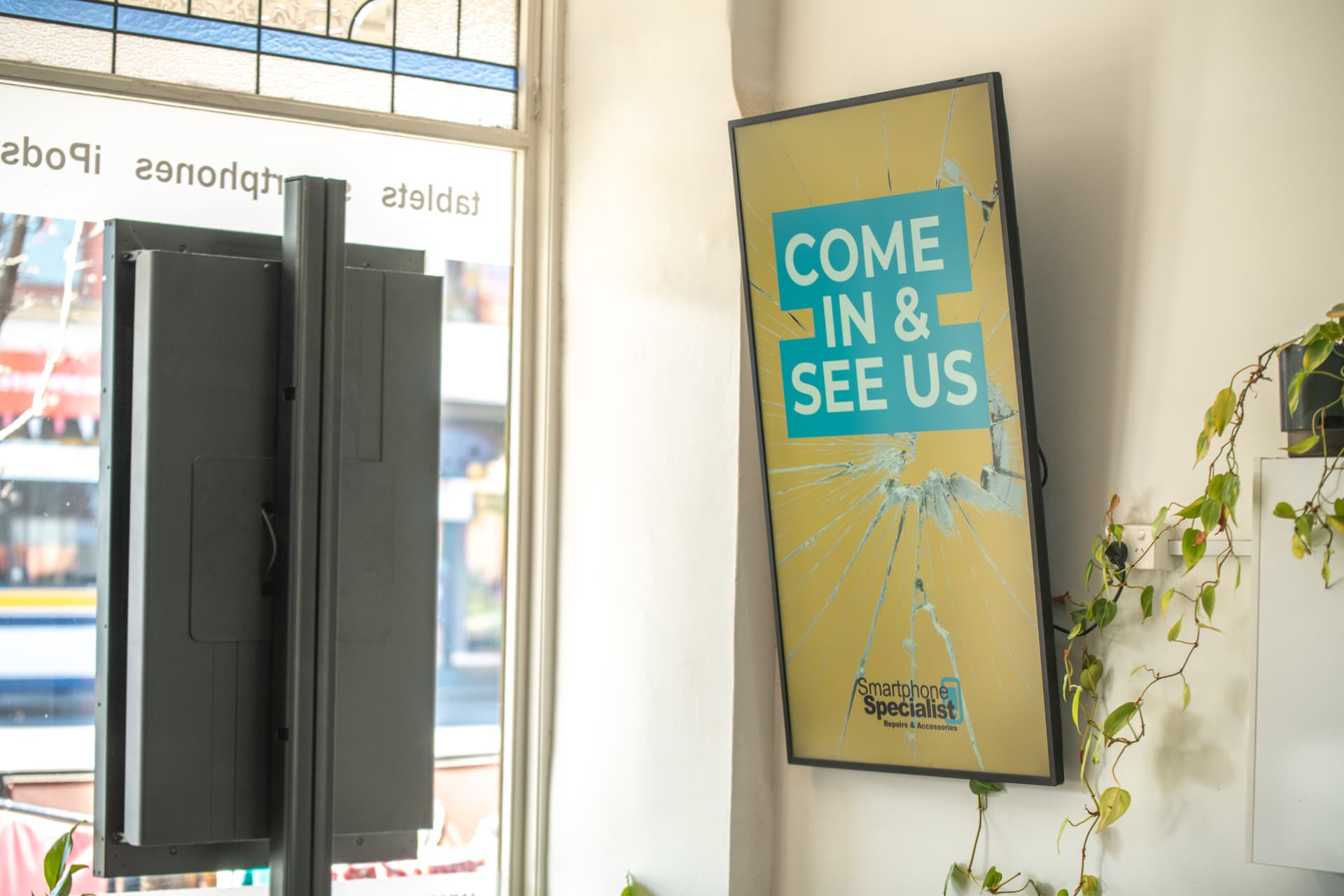 In-Store Portrait Screens